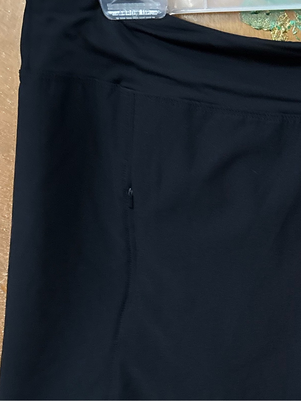 Hurley Black polyester shorts. With zipper pocket - Picture 5 of 5